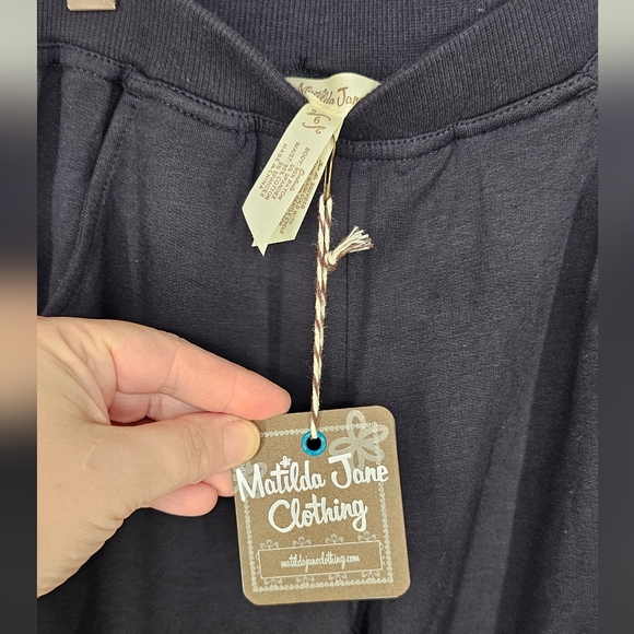 Matilda jane ruffle pants size 6T black NWT - Picture 3 of 4